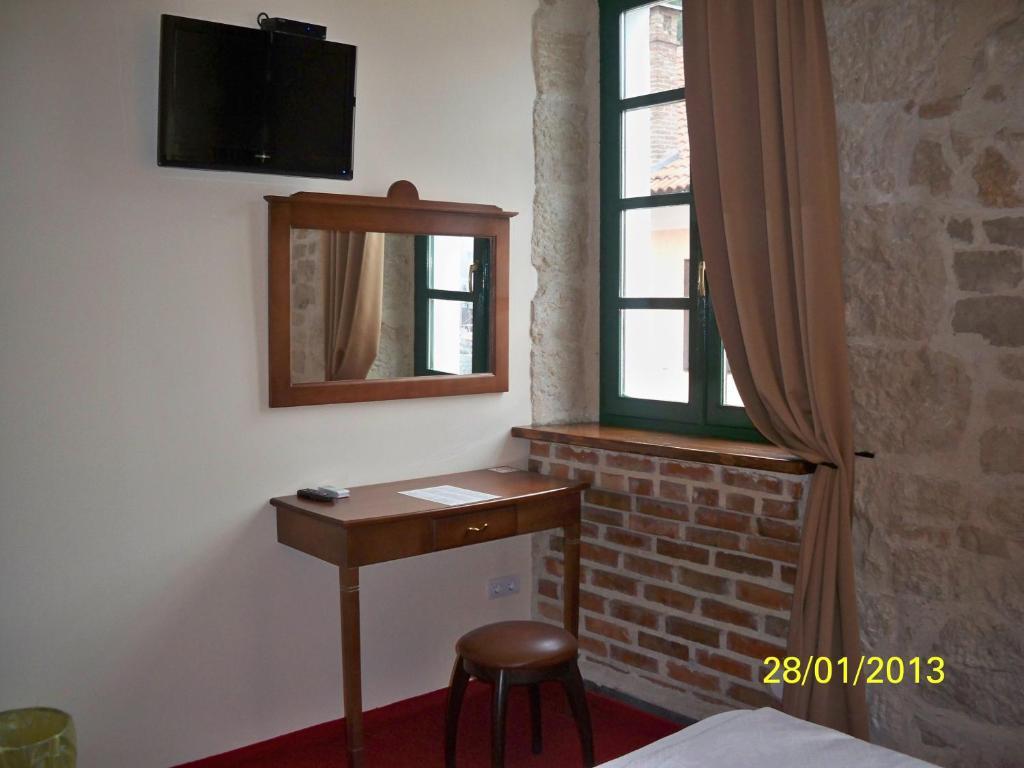 Hotel Carpymore Biograd Na Moru Bilik gambar
